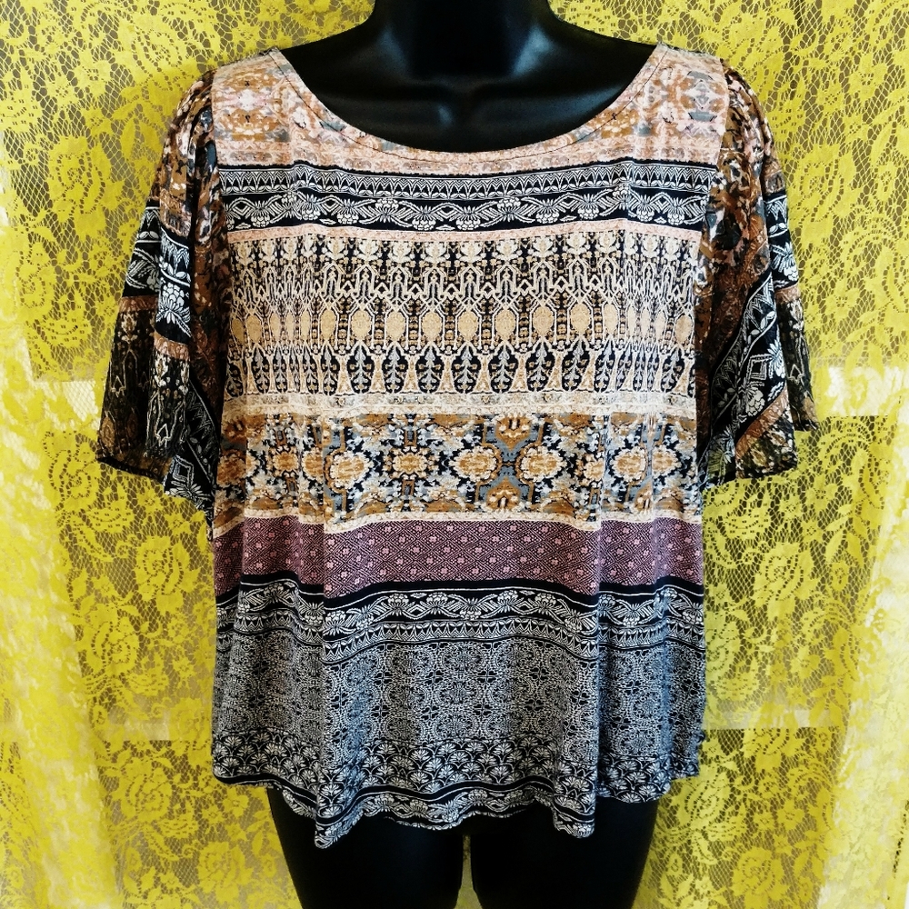 Lucky Brand Flutter Sleeve Flowy Top w/ Keyhole Cut Out Back
